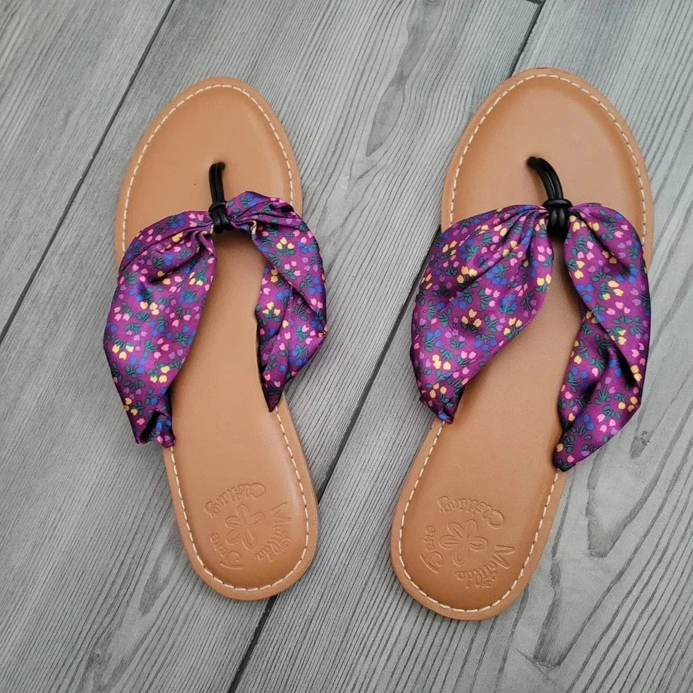 Matilda Jane Womens Flip Flop Sandals Size 7 Purple Satin Floral Print Slip On